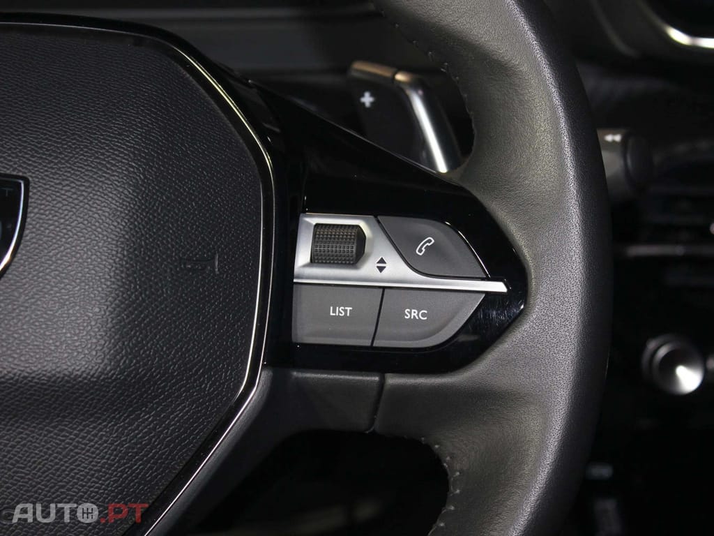 Peugeot 2008 1.2 Hybrid Allure e-DCS6