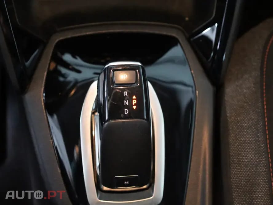 Peugeot 2008 Active Pack EAT8
