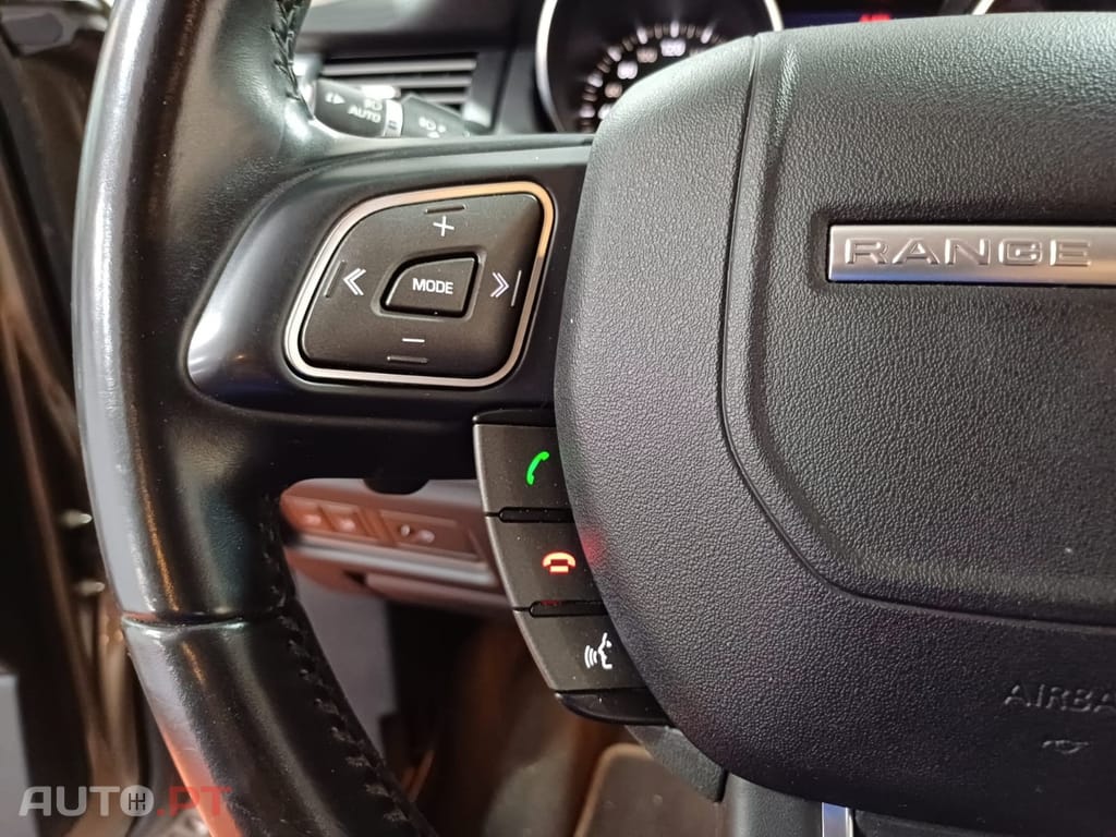 Land Rover Evoque 2.0 P250 AWD R-Dynamic HSE Auto