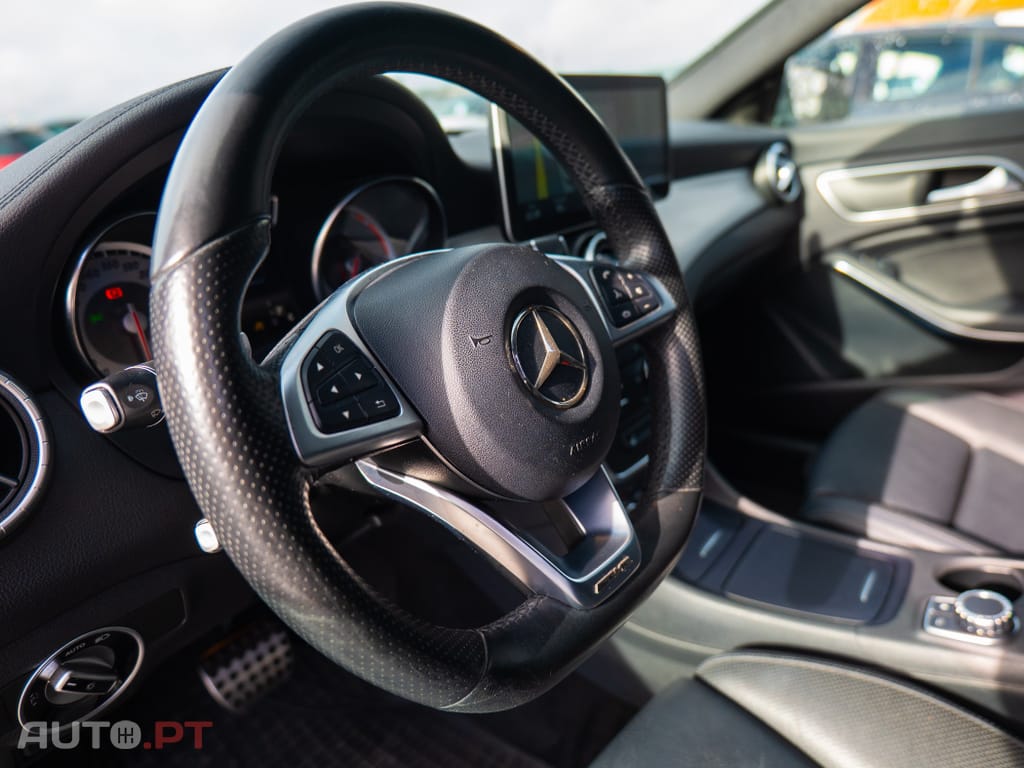 Mercedes-Benz CLA 220 d 7G-DCT AMG Line