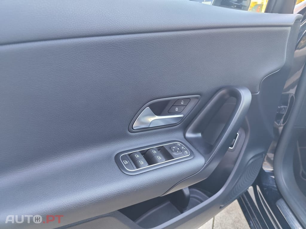 Mercedes-Benz A 250 MERCEDES-BENZ CLASSE A - A 250 E