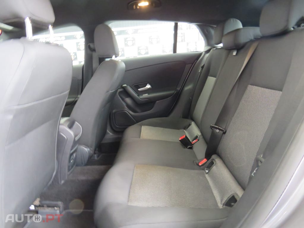 Mercedes-Benz CLA 180 d Shooting Brake Style Plus