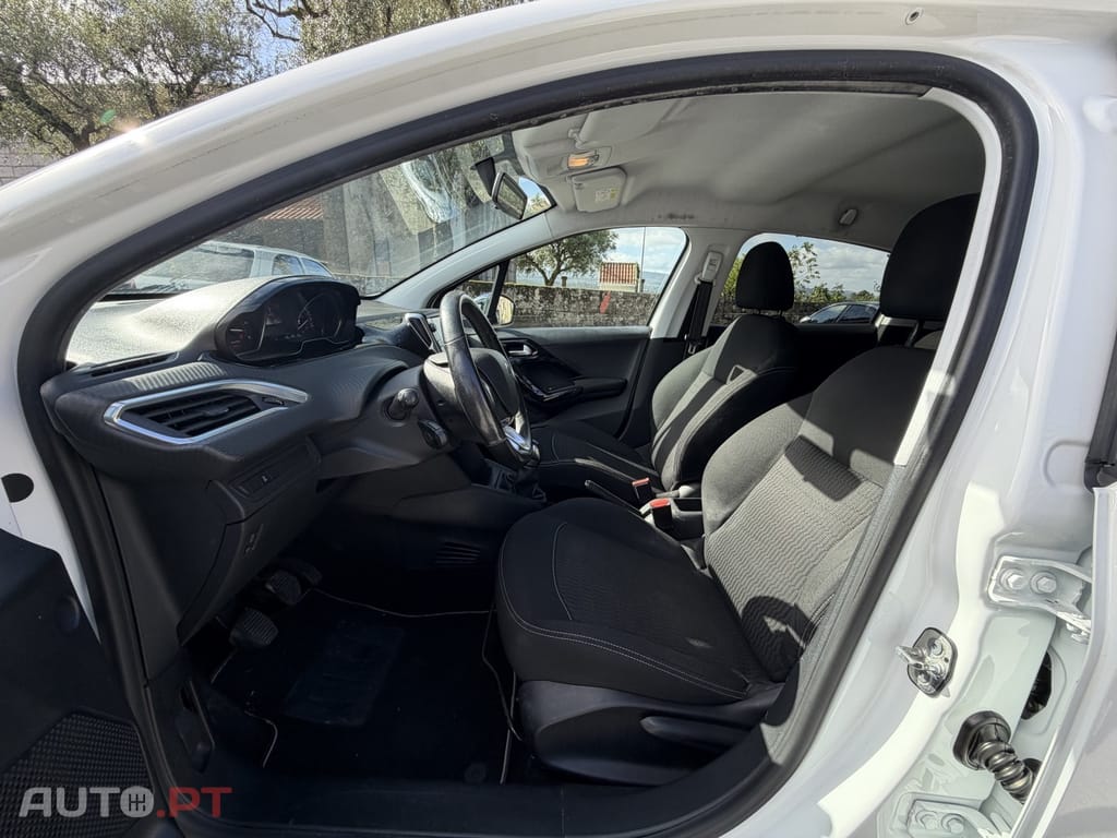 Peugeot 208 1.6 e-HDi Active