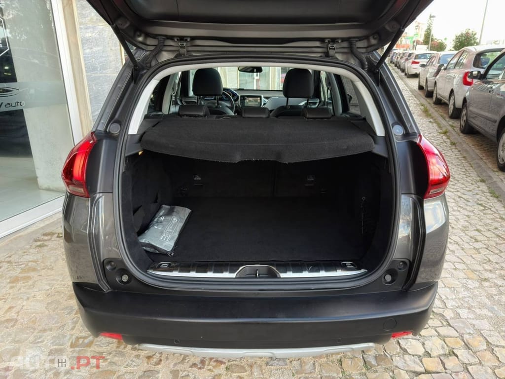 Peugeot 2008 1.2 PureTech Allure