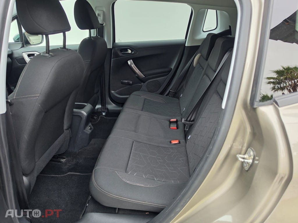 Peugeot 2008 1.2 PureTech Style