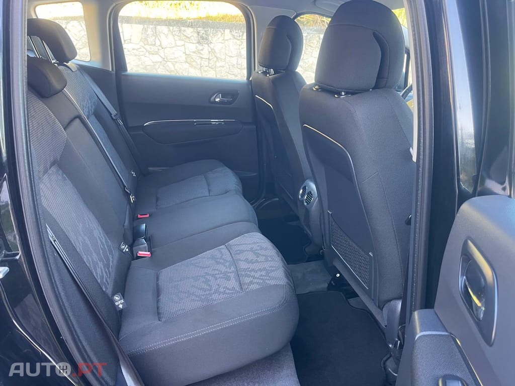 Peugeot E-3008 1.6HDI