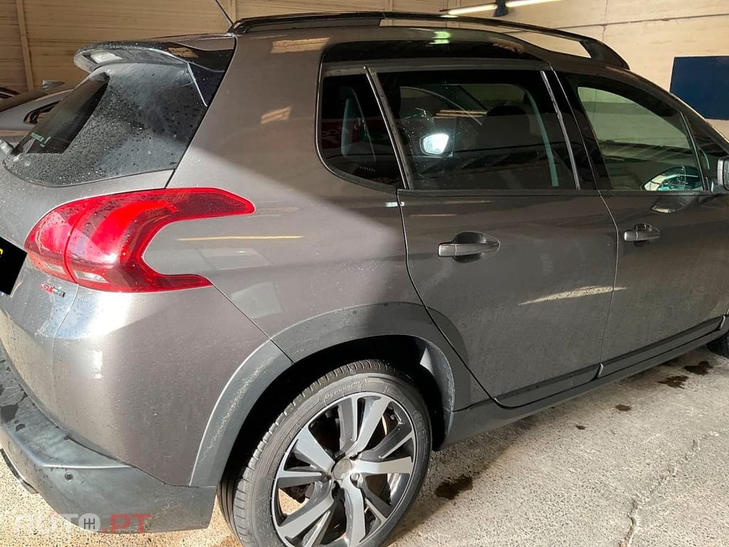 Peugeot 2008 1.2 e-THP GT Line 
