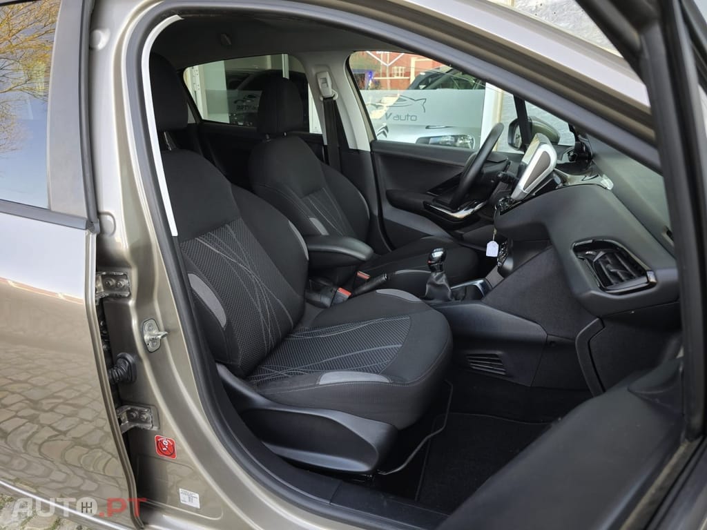 Peugeot 208 1.4 HDi Active