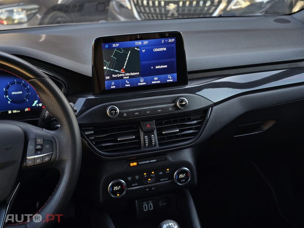 Ford Focus 1.0 EcoBoost Hybrid ST-LINE