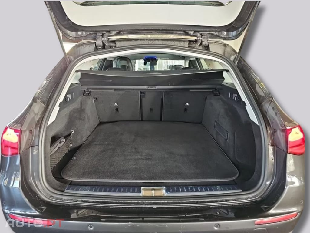 Mercedes-Benz E 220 d T AVANTGARDE I.V.A DEDUTÍVEL
