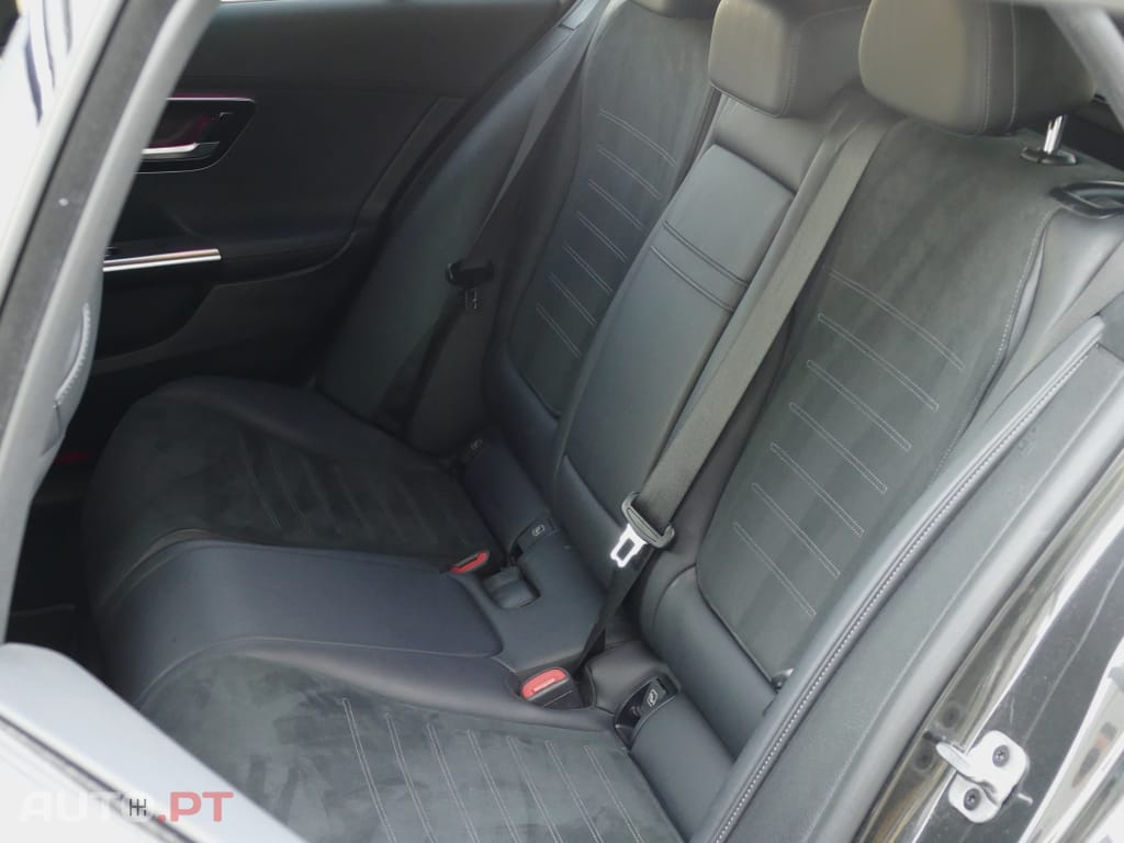 Mercedes-Benz C 300 e AMG Line