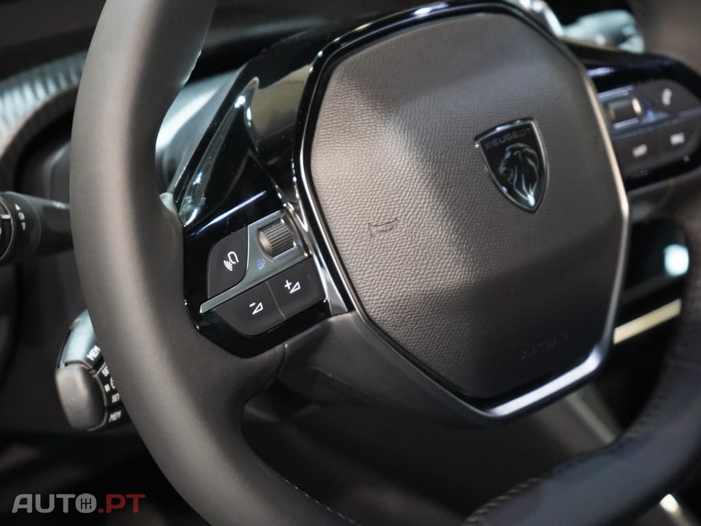 Peugeot 2008 1.2 Hybrid Allure e-DCS6
