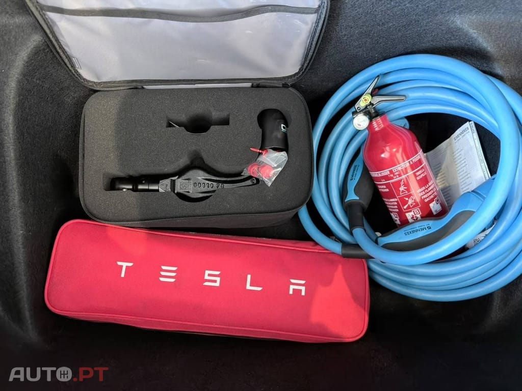 Tesla Model Y Long Range Tração Traseira