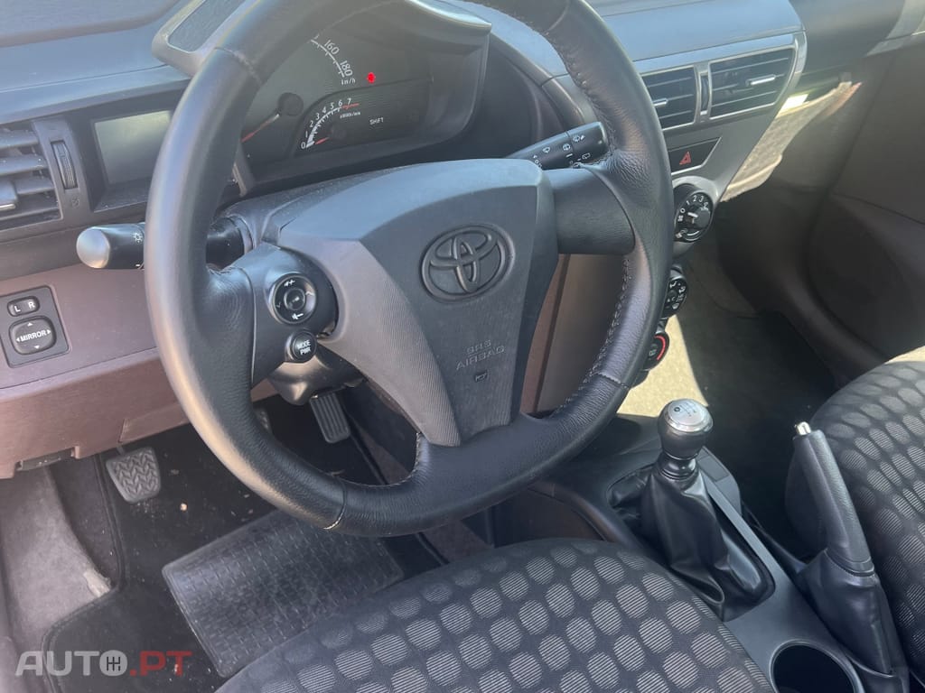 Toyota iQ 1.0 VVT-i