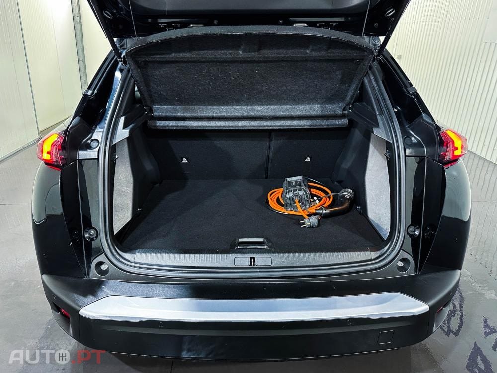 Peugeot E-2008 50 kWh GT