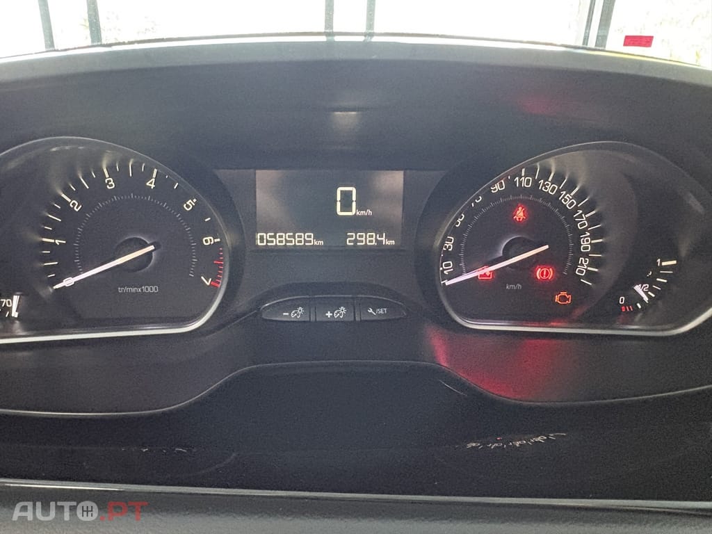 Peugeot 208 1.2 PureTech Signature