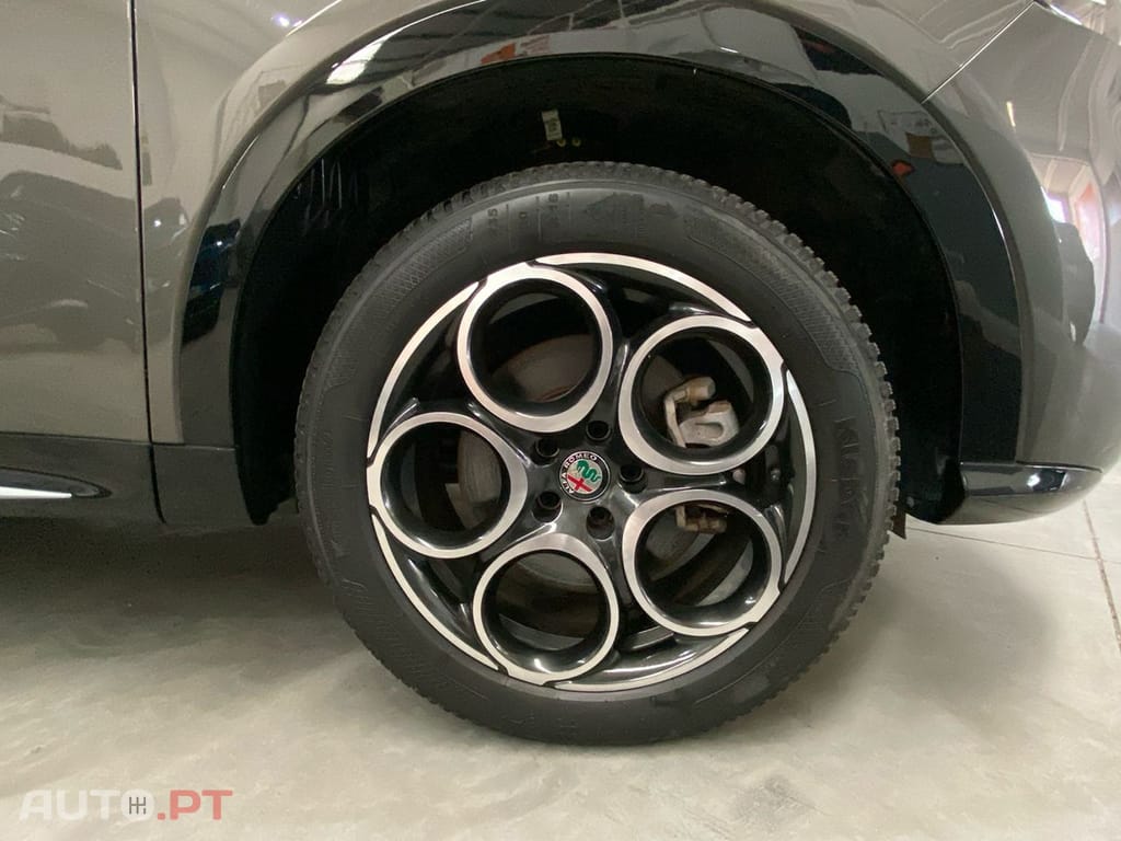Alfa Romeo Tonale 1.3 Plug-In Hybrid Sprint e-AWD