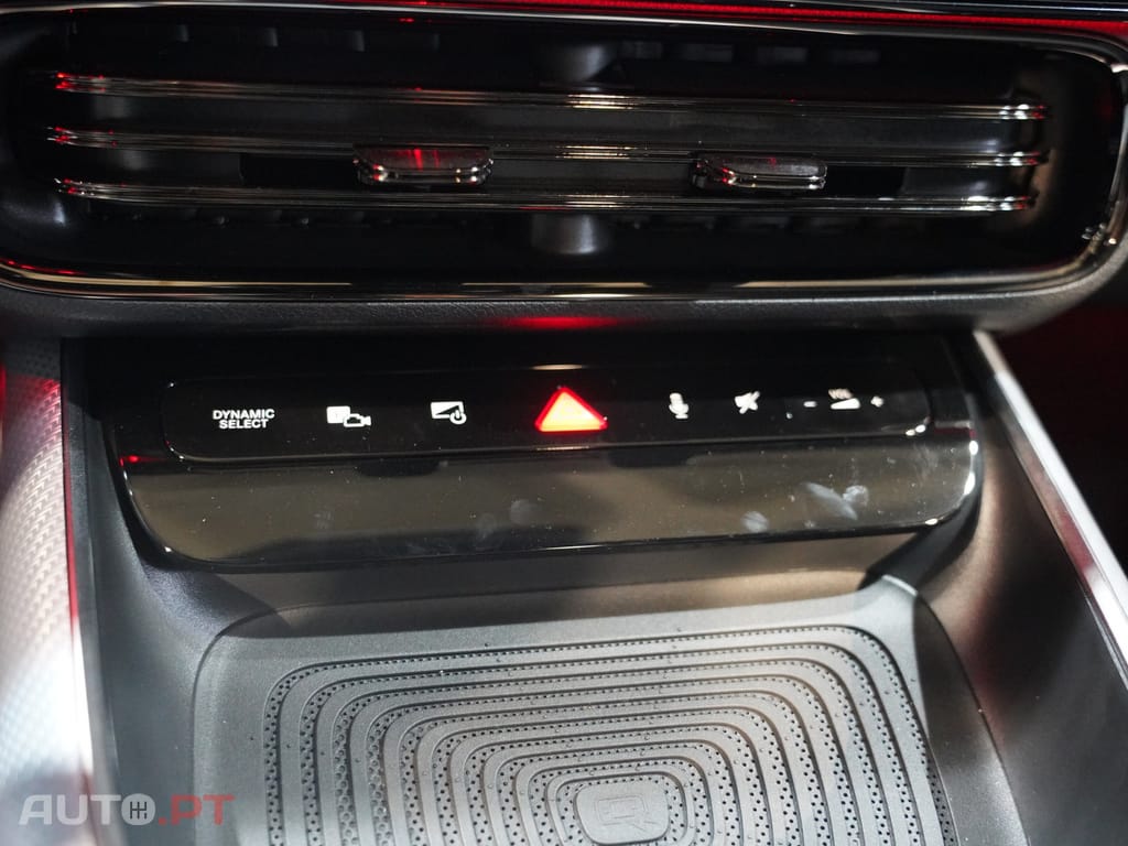 Mercedes-Benz CLA 250 com tecnologia EQ