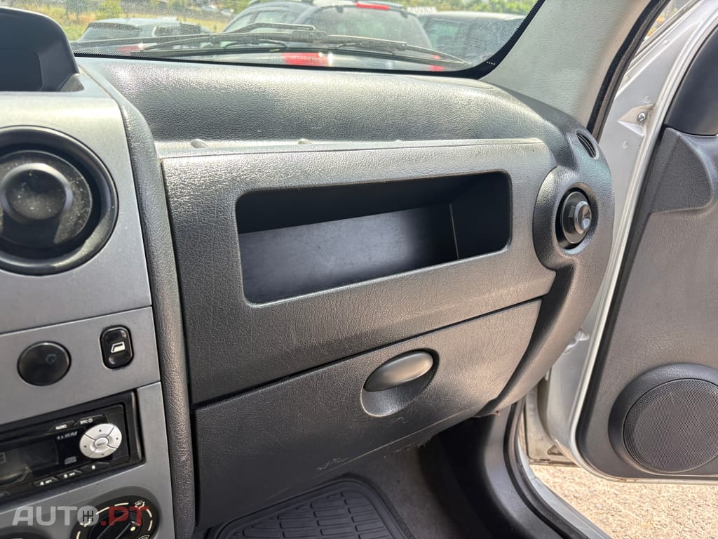 Citroen Berlingo 1.9 D 800 Plancher