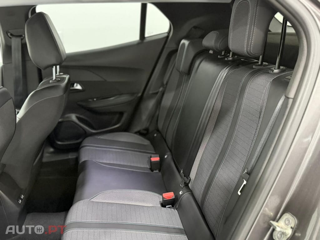 Peugeot 2008 1.5 BlueHDi Allure Pack