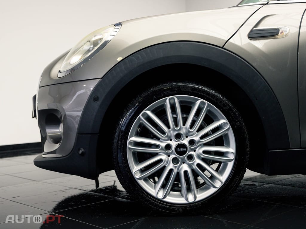 MINI Cooper Cooper D Auto