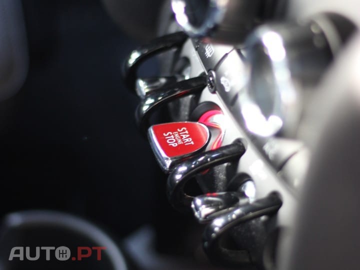 MINI Cooper Cooper SD Auto Desportiva