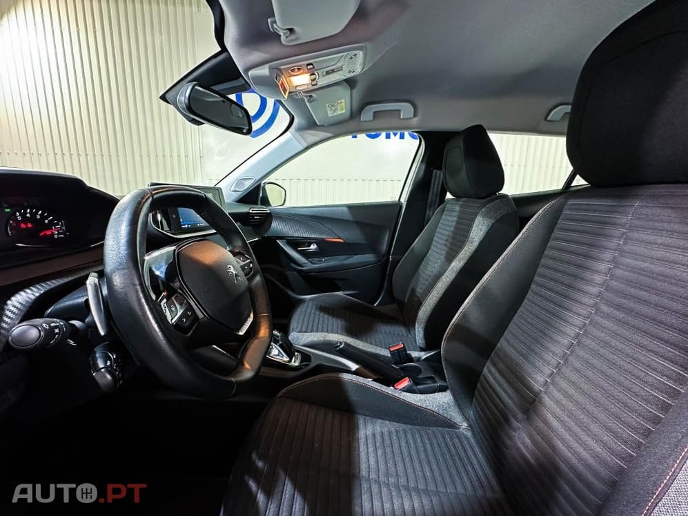 Peugeot 2008 1.2 PureTech Allure EAT8