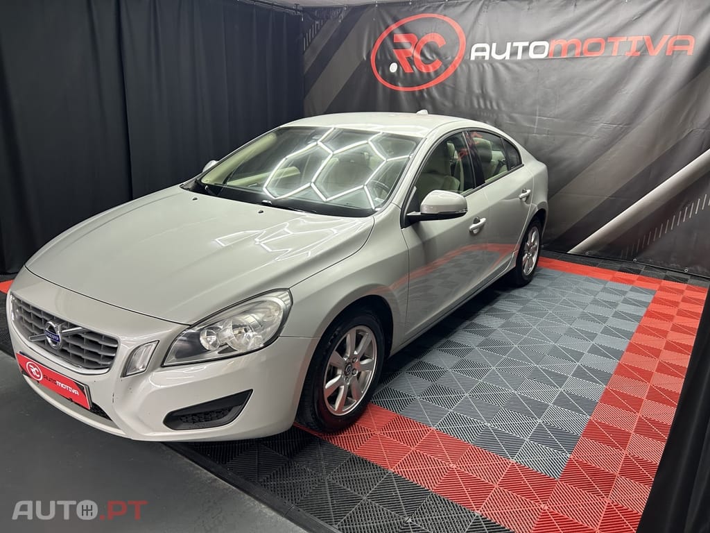 Volvo S60 2.0 D3 Momentum Geartronic