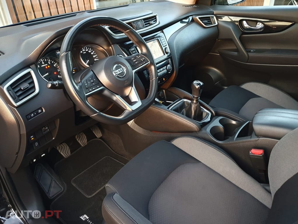 Nissan Qashqai 1.3 DIG-T N-Connecta J18