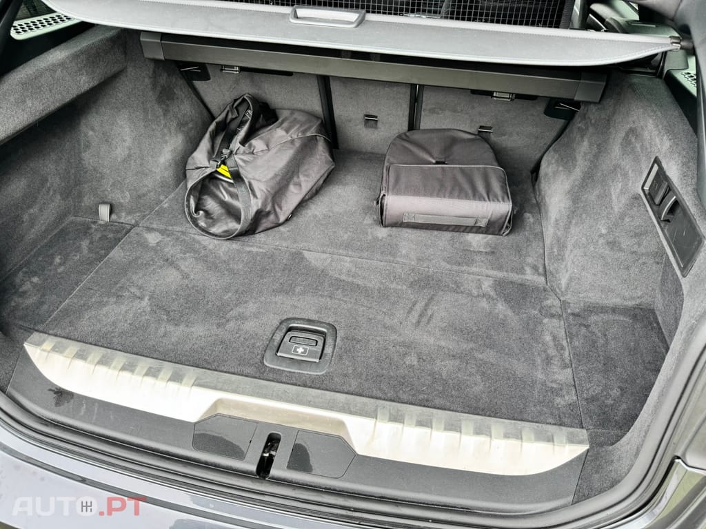 BMW 320 e Touring Auto