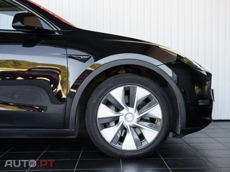 Tesla Model Y Long Range Dual Motor AWD