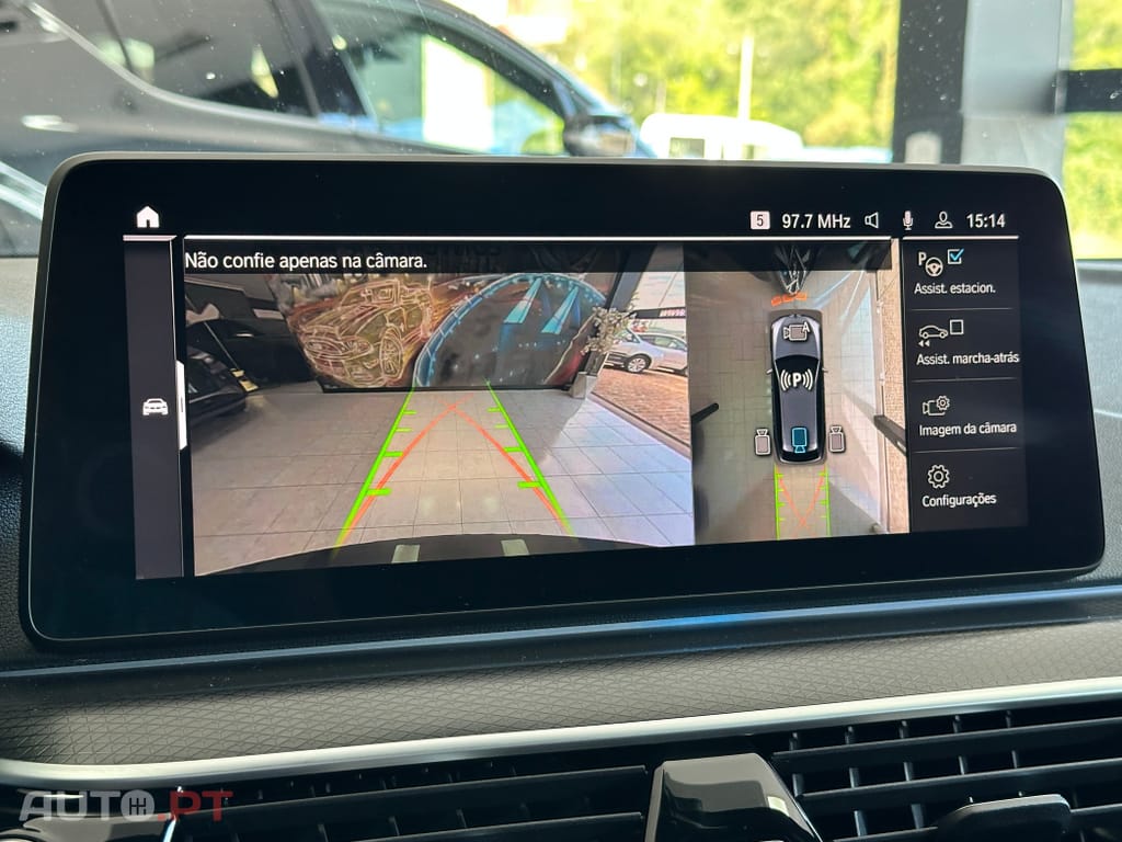 BMW 530 e Pack Desportivo M