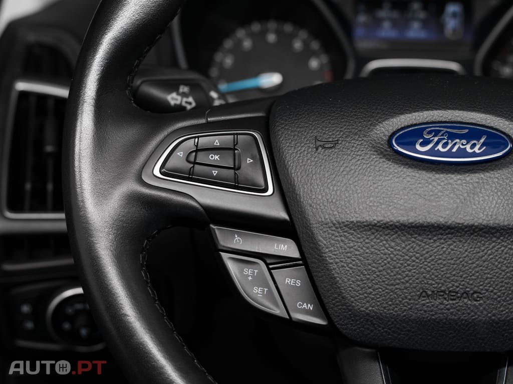 Ford Focus 1.0 EcoBoost S&S TITANIUM