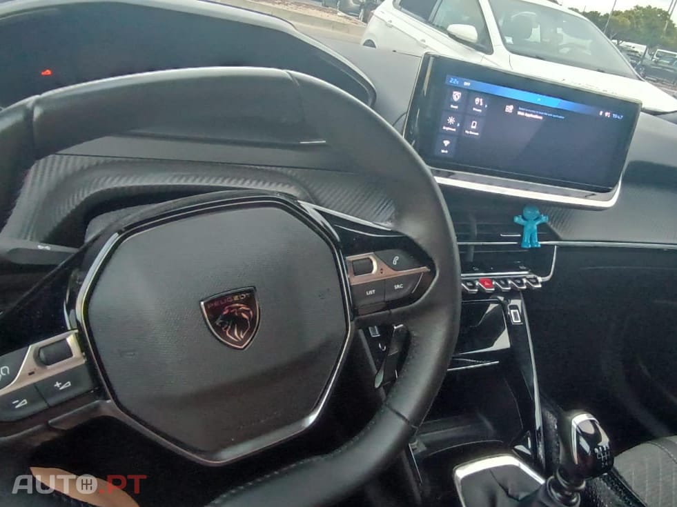 Peugeot E-2008 Allure Pack 1.2 PureTech
