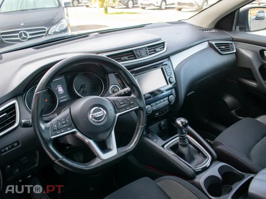 Nissan Qashqai 1.5 dCi N-Connecta J18