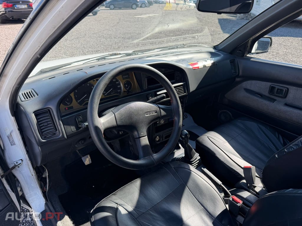 Toyota Corolla 1.3 Gold Line
