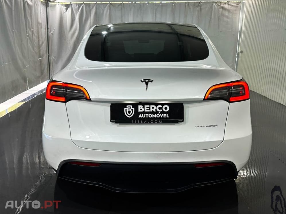 Tesla Model Y Long Range Dual Motor AWD
