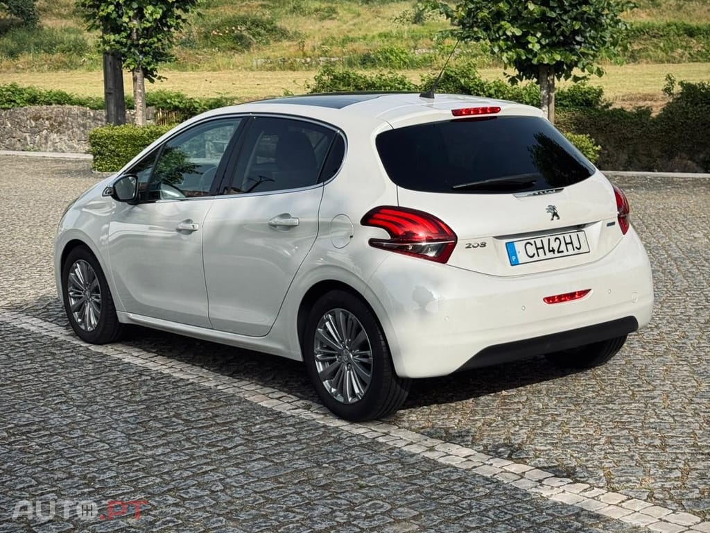 Peugeot 208 1.2 VTi Allure
