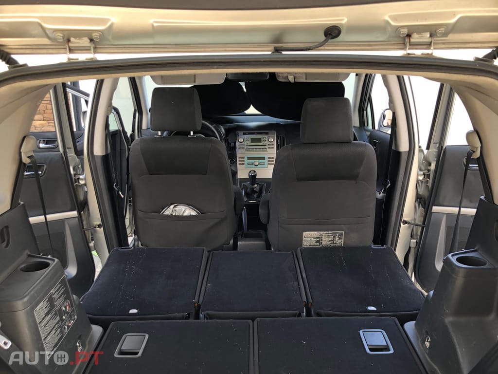 Toyota Corolla Verso D-4D 7 Lugares