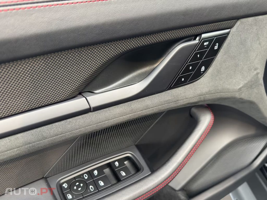 Porsche Taycan GTS I.V.A DEDUTIVEL 