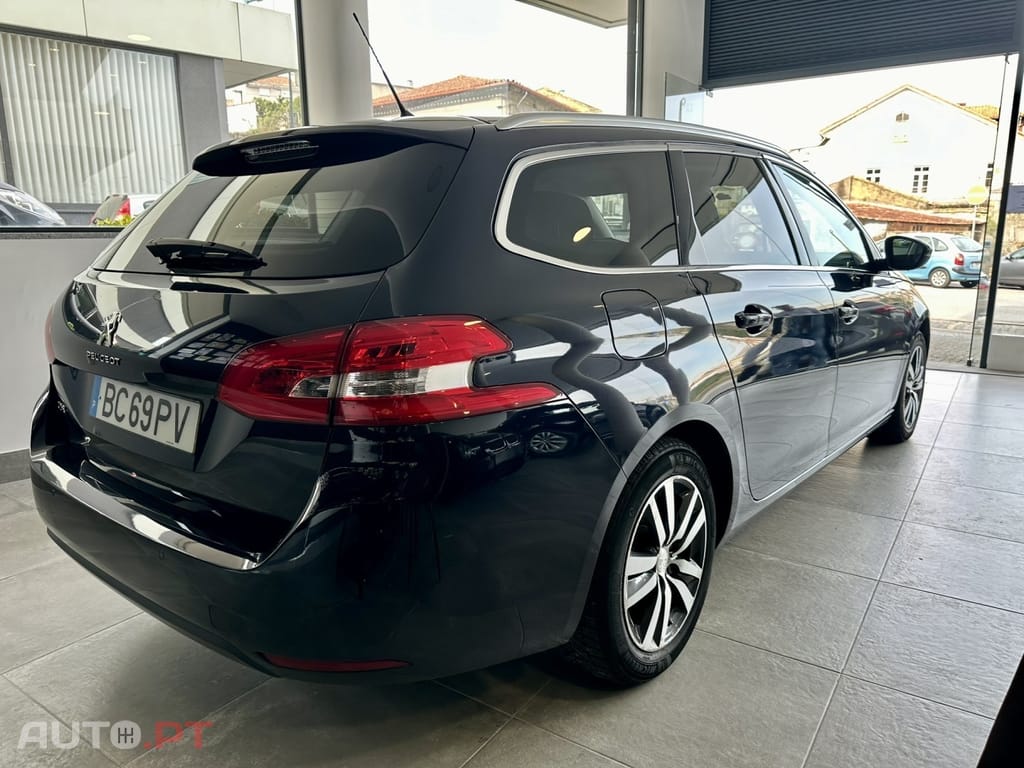 Peugeot 308 SW BlueHDi 130 EAT8 Stop & Start Allure Business-Pack
