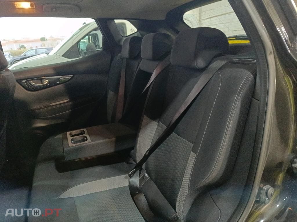 Nissan Qashqai 1.3 DIG-T N-Connecta J18