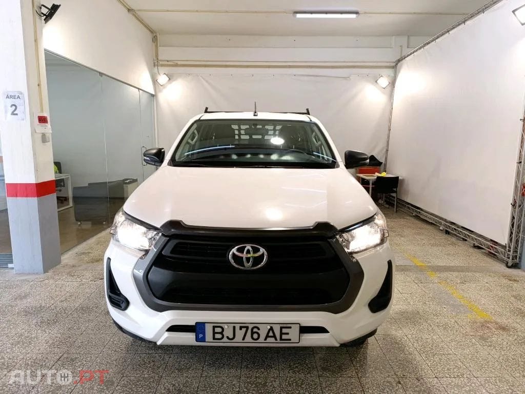 Toyota Hilux 2.4 D-4D 4WD CD CH