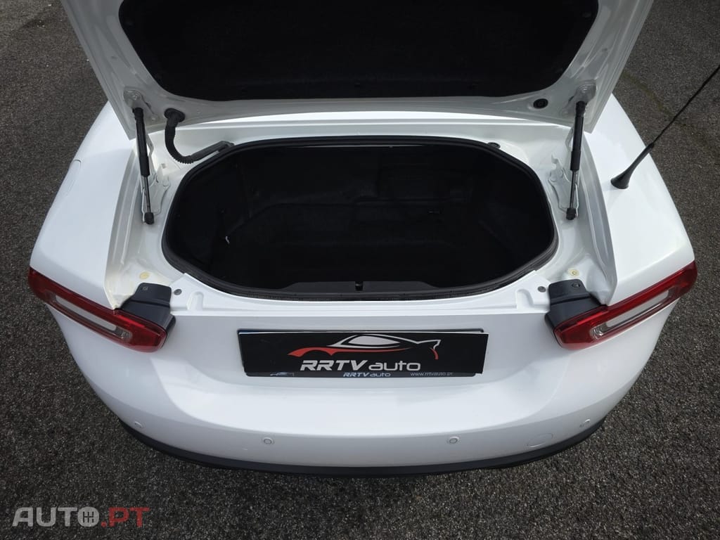 Fiat 124 Spider 1.4 MultiAir Turbo Lusso