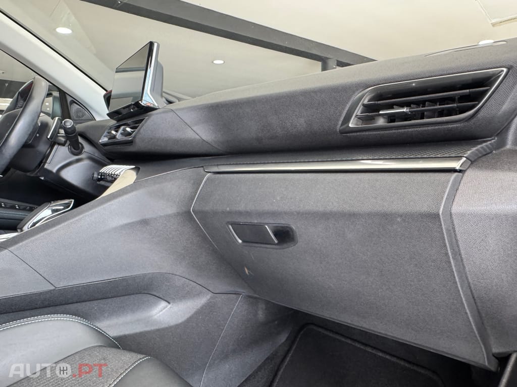 Peugeot 3008 1.6 Hybrid Active Pack e-EAT8