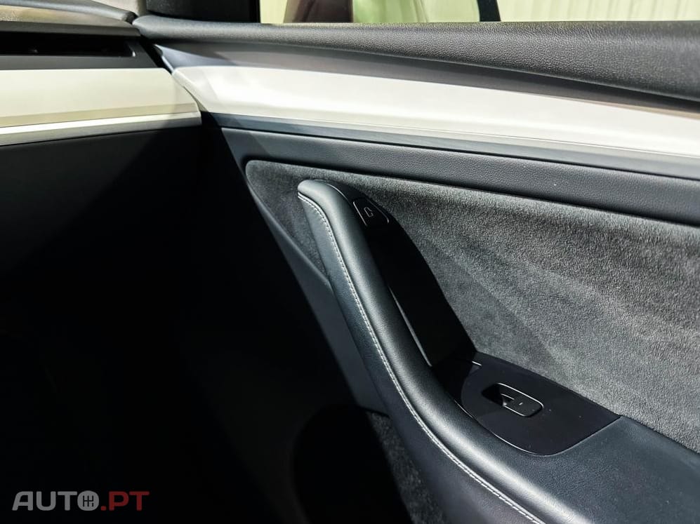Tesla Model Y Standard