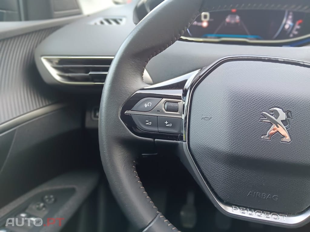 Peugeot 3008 1.2i Active BUSINESS