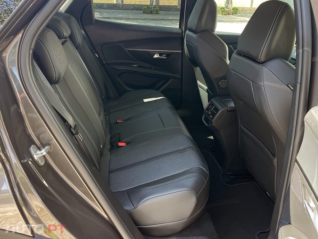 Peugeot 3008 1.6 Hybrid Allure Pack e-EAT8