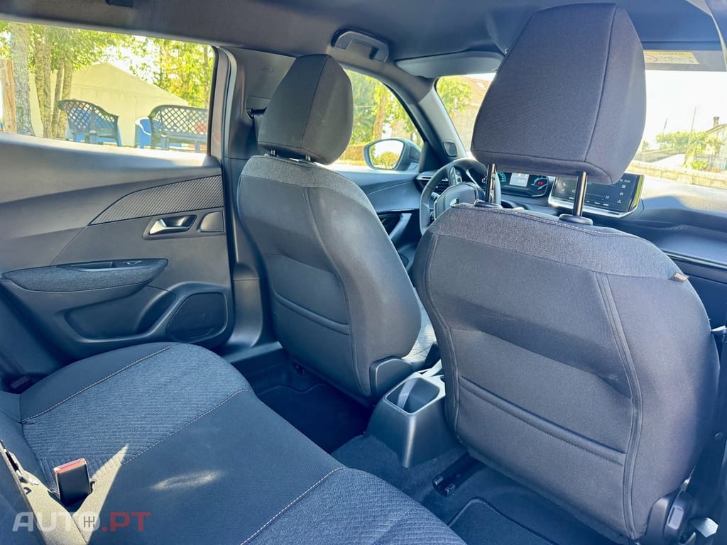 Peugeot 2008 1.2 Hybrid Style e-DCS6
