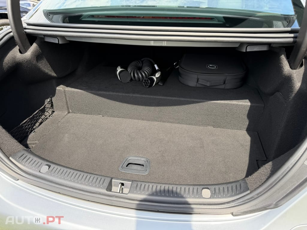 Mercedes-Benz E 300 e AMG Line